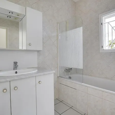 Vakantiehuis 2 Proche Plage, Jardin, Veranda, Clim, Wifi A